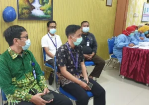 Umsida Vaksin 200 Dosen-Karyawan di RSA Siti Fatimah