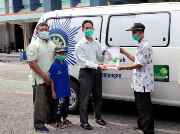 Klinik Muhammadiyah Keduyung Terima Hibah Ambulans dari RSML