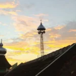 Mengaji di Masjid dengan Pengeras Suara