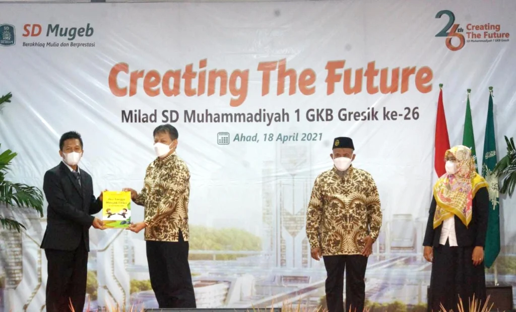 Tantangan di Balik Peluncuran 11 Buku Kado Milad SD Mugeb