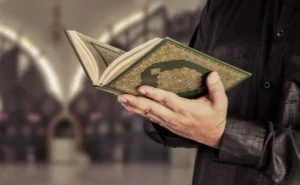 Berpegang Teguh pada Hukum Allah, Khutbah Jumat Populer