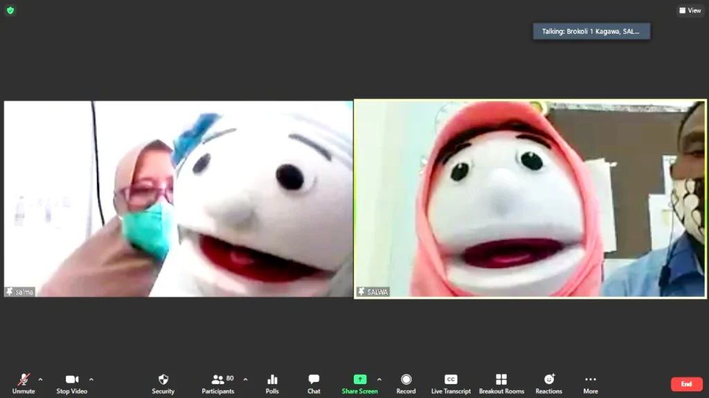 Senangnya Ngabuburit bersama Salma dan Salwa