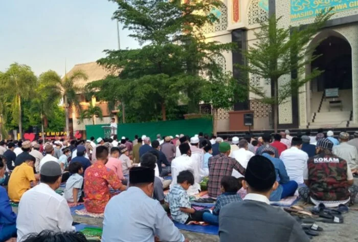 Khutbah Id di Giri Bahas Pribadi Takwa