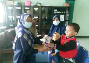 Dua Balita Ini Donasikan Tabungannya untuk Palestina