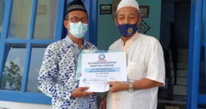 SDMM Salurkan ZIS pada Dua AUM