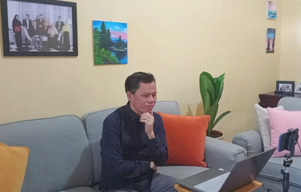 Menulis Opini Tak Perlu Bingung Teori