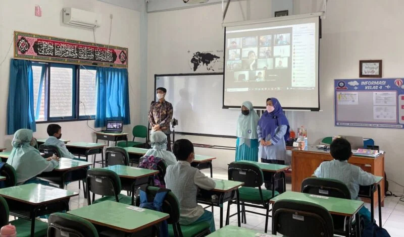 Pointed Live Hybrid Learning, PTM Terbatas Keren ala SDMM