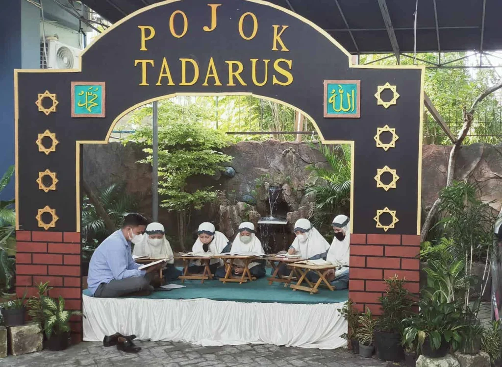 Pojok Tadarus Terapkan One Day One Juz