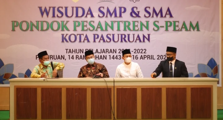 Pesan Rektor UMSurabaya untuk Wisudawan SPEAM