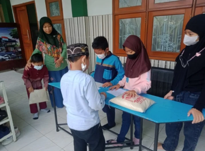 Daun Taman Bunga, Program Pesantren Kilat SD Almadany