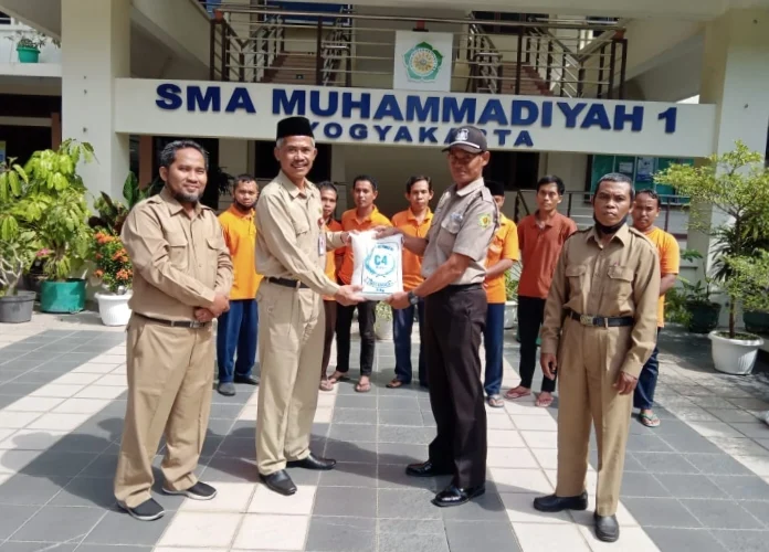 Lazis SMA Muhi Salurkan Zakat Fitrah Berdaya tiap Bulan