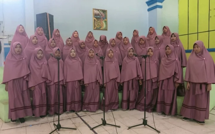 Paduan Suara MIM 16 Karangasem Tampil Memukau