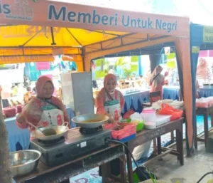 Bazar Merdeka SD Musaba Usung Outdoor Cafe