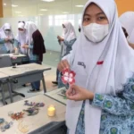 Praktik Kerajinan Sospeso di Pembinaan Keputrian Smamda Surabaya