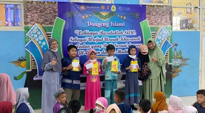 MI Mulia Surabaya Peringati Maulid Nabi dengan Dua Kegiatan