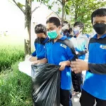 Peringati Sumpah Pemuda melalui Gerakan Pungut Sampah
