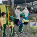 KB dan TK Aisyiyah 42 Graha Bunder Asri Galang Donasi untuk Korban Banjir