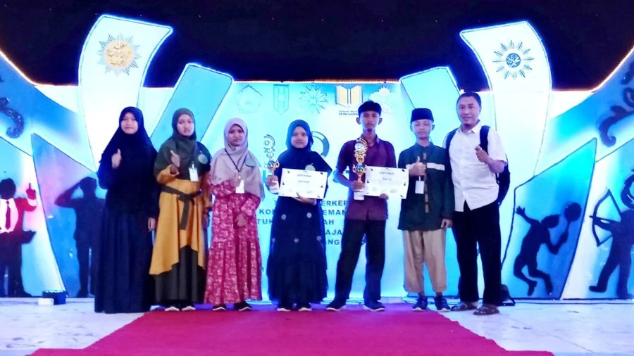 Dua Siswa MTsM 9 Wotan Berprestasi di Talent of Student