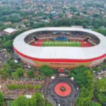 Penampakan Penggembira Muktamar yang Tumpah Ruah sampai di Luar Stadion