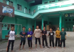 Tidak Mudik saat Liburan, Kisah Santri Al Ishlah dari Luar Jawa