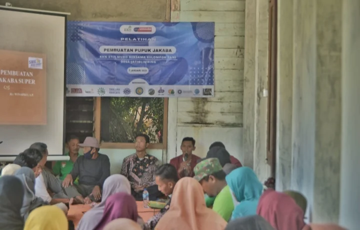 Mahasiswa STIT Mubo Dampingi Kelompok Tani Bikin Pupuk Super