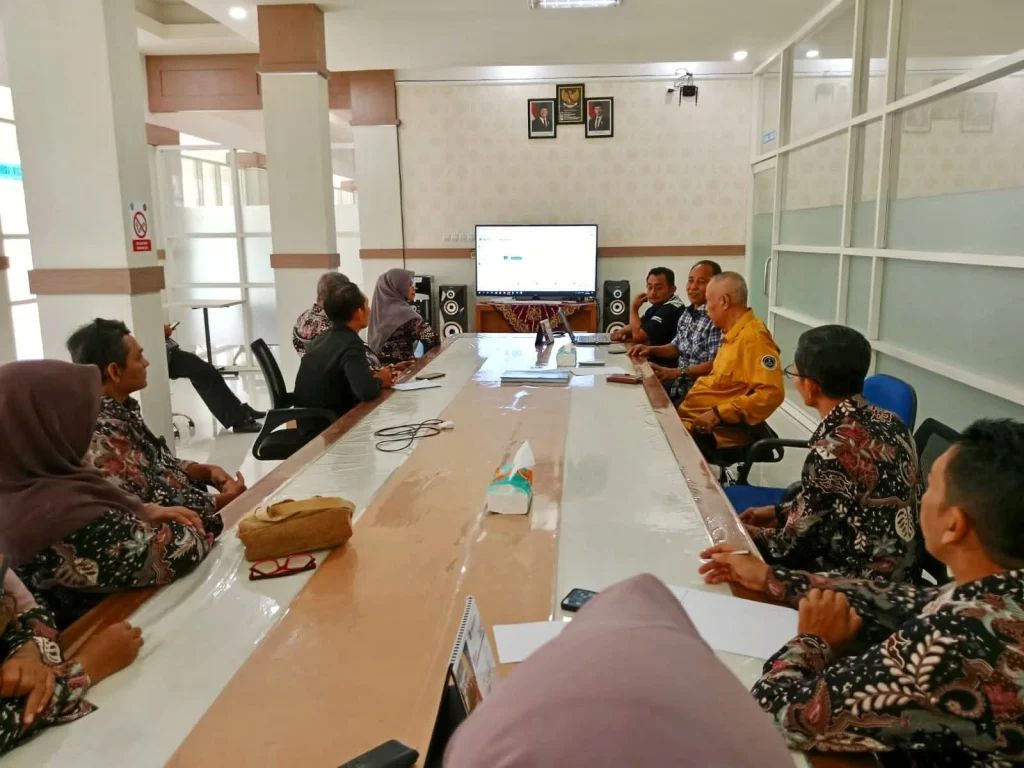 Kasi SMK Dinas Pendidikan Banyuwangi Kunjungi SMK Muda Genteng di Bulan Ramadan