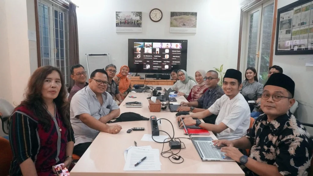 Menggalang Kolaborasi Lintas Agama untuk Melindungi Hutan Tropis dan Masyarakat Adat di Indonesia