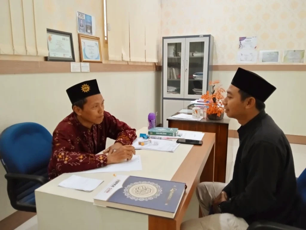 Baitul Arqam Guru dan Karyawan SMK Muda Genteng Praktik Shalat Sesuai HPT