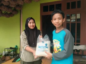 IPM SD Mudabo Salurkan Zakat Fitrah, Wujudkan Kepedulian dan Kebahagiaan di Bulan Ramadan