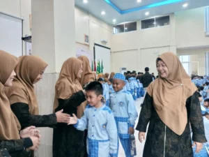 Tanamkan Jiwa Saling Memaafkan, SD Muhlas Gelar Halalbihalal