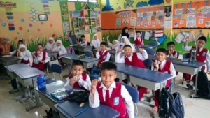 Cegah Cacingan, Siswa SD Muhtar Serentak Minum Obat Cacing