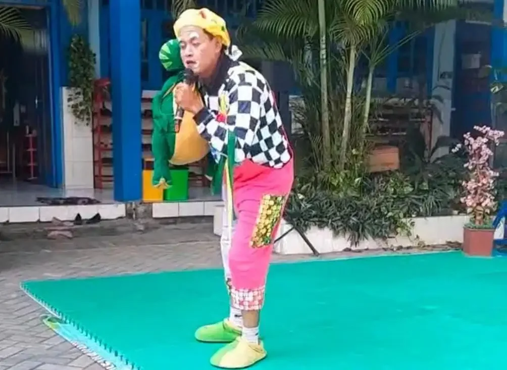 Unik! Fortasi SD Muwri Ada Pertunjukan Badut