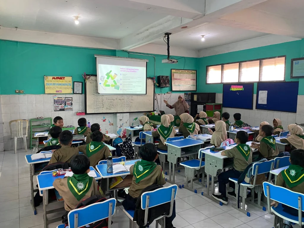 Hari Keempat MPLS SD Mumtaz, Anak Diajarkan Membangun Kesadaran Lingkungan