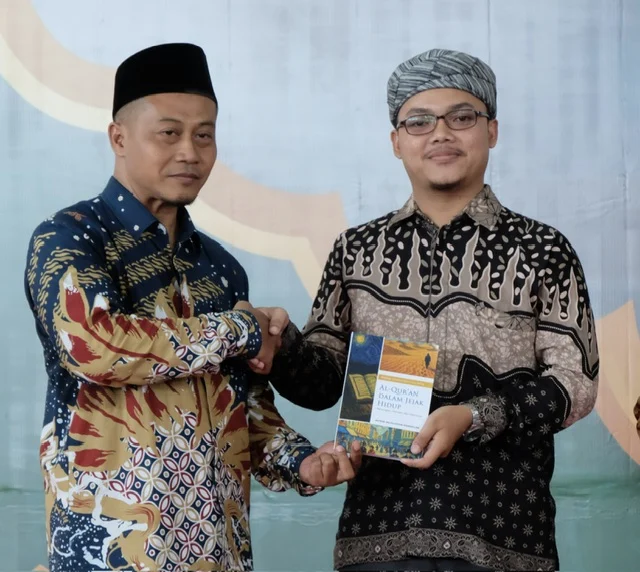 Buku Al-Qur’an Dalam Jejak Hidup: Renungan, Hikmah, dan Petunjuk, karya Alfain Jalaluddin Ramadlan Dilaunching