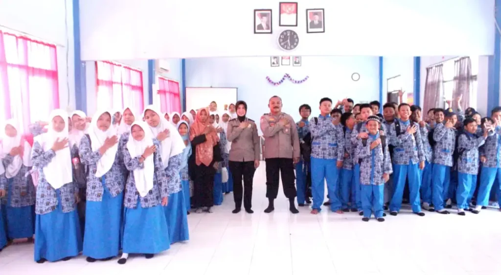 Stop Perundungan: Edukasi Bullying di Hari Kedua MPLS SMP Muhammadiyah 6 Krian