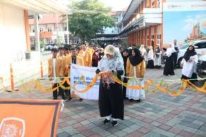 Pakai Dresscode Nuansa Monokrom, Siswa Spemdalas Pawai Muharram