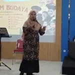 Wakil Ketua Kwarwil HW Jatim Bacakan Puisi di Malam Budaya Festival Pers dan Literasi Muhammadiyah 2024