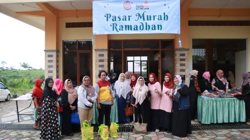 Pasar Murah dan Kado Ramadhan KLL Aisyiyah Jatim untuk Meringankan Beban Masyarakat