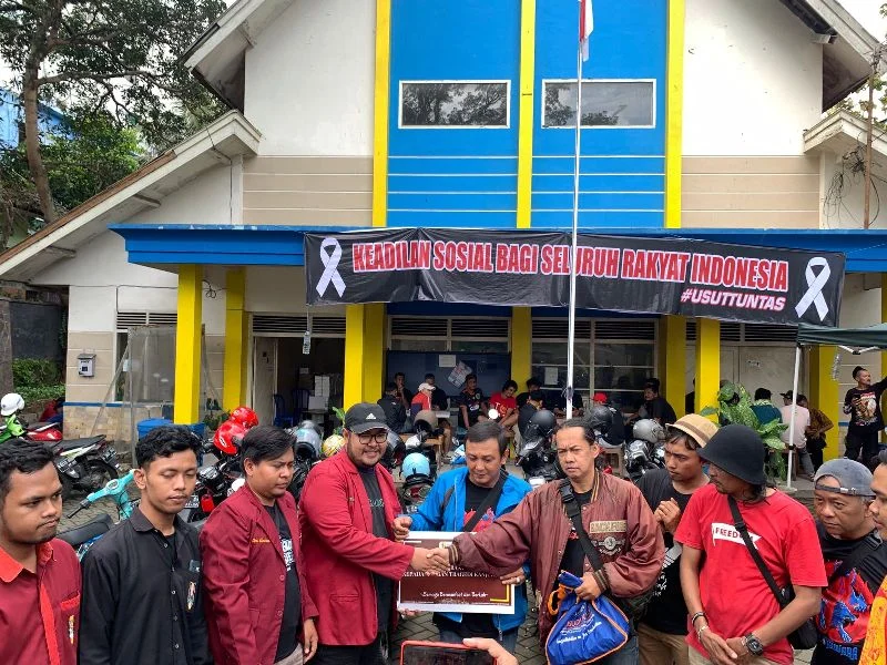 IMM Sidoarjo Salurkan Bantuan untuk Korban Tragedi Kanjuruhan