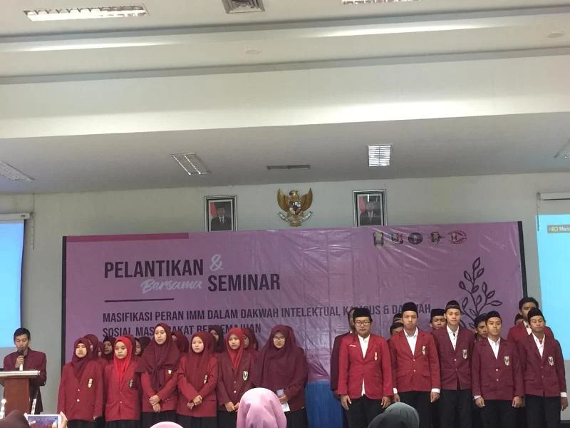 Pelantikan Bersama IMM Unair, Dua Alumni Bicarakan Masalah Ini