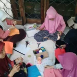 IMM Rutin Asah Bakat Membuat Kerajinan Tangan Aneka Bentuk