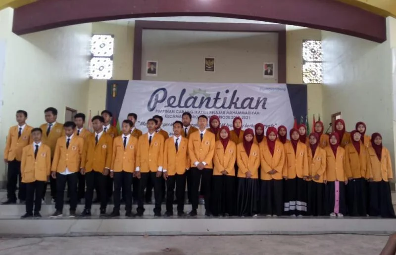 Di Pelantikan Cabang IPM, Pengurus Ranting Diberi Penghargaan