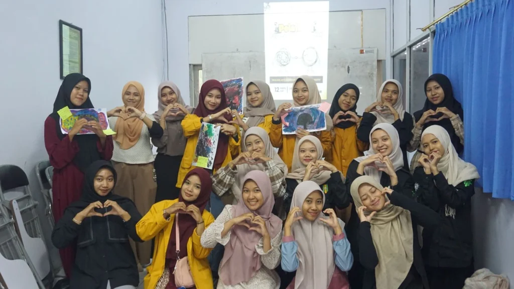 Healing Art Ipmawati Gresik: Inisiatif Kreatif untuk Pemulihan Emosi dan Pemberdayaan Remaja Putri