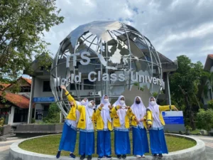 Enam Siswa Smamio Diundang ITS Dapat Kejutan
