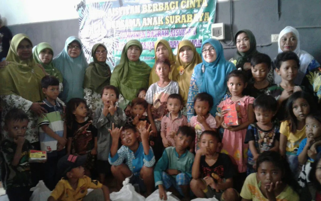 Saat Ibu-Ibu Aisyiyah Menjadi Ibu dari Anak-Anak Jalanan di Hari Ibu