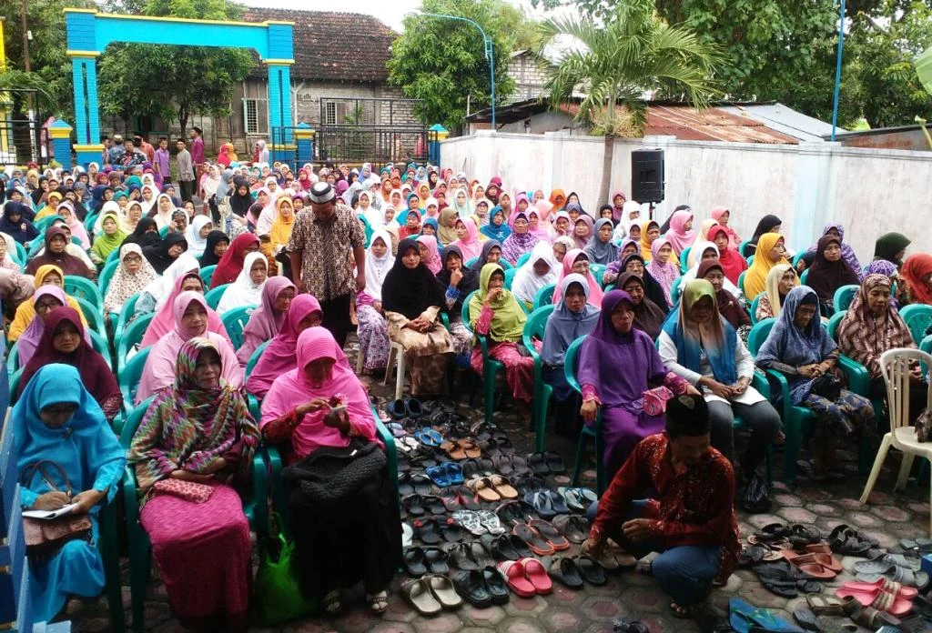 Di Pengajian JUMPA, Ibu-Ibu dan Bapak-Bapak Ini Diajak Gemar Membaca dan Menulis