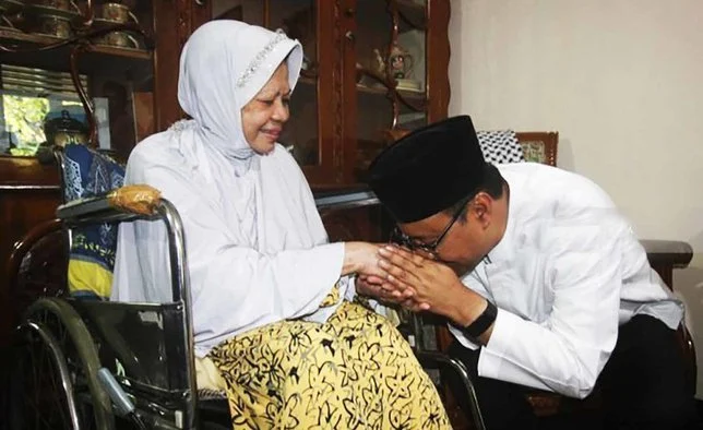 Kader IPM Takziyah ke Rumah Ida Laila Ditemui Cucunya yang Aktivis Pemuda