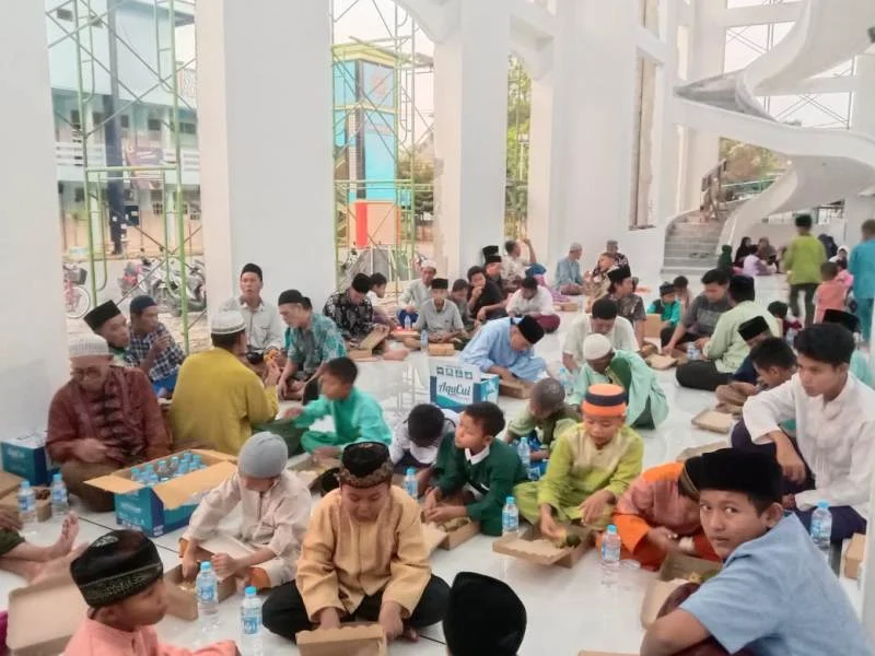 Ifthar Masjid Ini Ditanggung Donatur Singapura