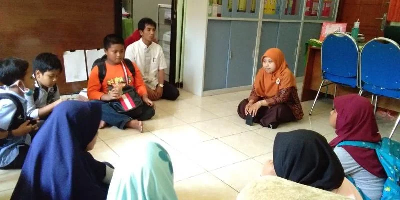Video Eksperimen Menambah Wawasan Siswa SDM Ikrom Berlomba di ME Award