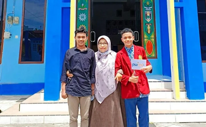 Ikuti Roadshow dengan Mengajak Dua Kader Biologis